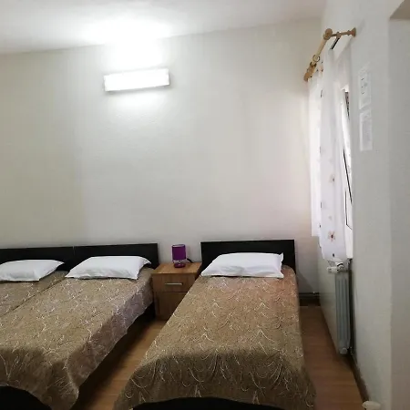Hotel Fructele Padurii 3*